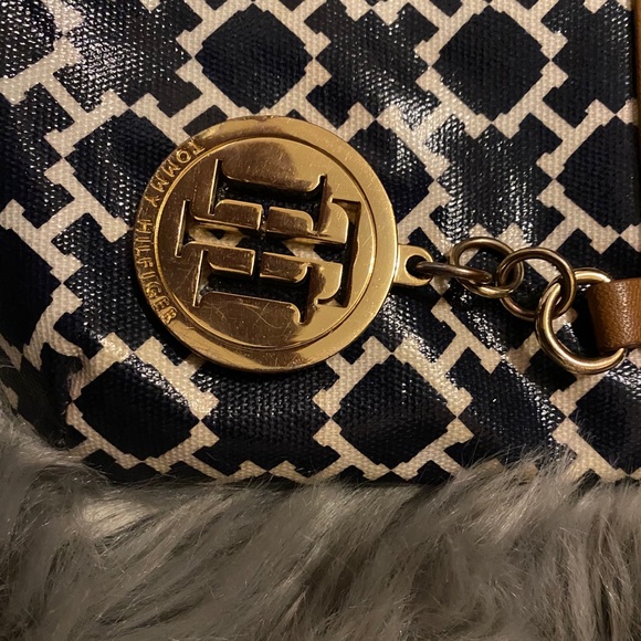Tommy Hilfiger cross body bag - Picture 4 of 4
